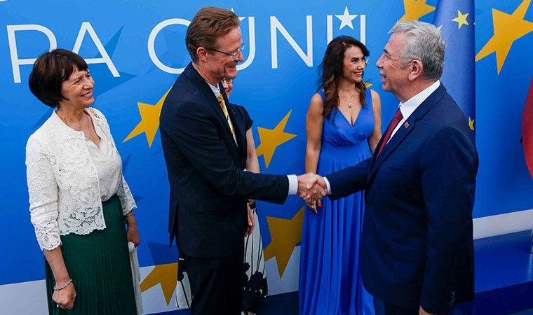 ‘AB Türkiye’nin üyeliği için irade göstermeli’