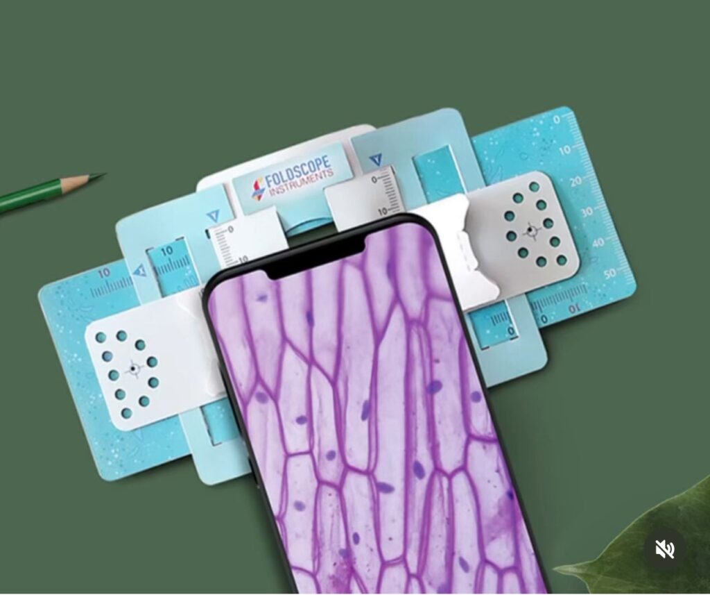 FOLDSCOPE Türkiye: Bilime Erişimin Kapılarını Aralıyor ve Cep Mikroskobu Kullanıyor