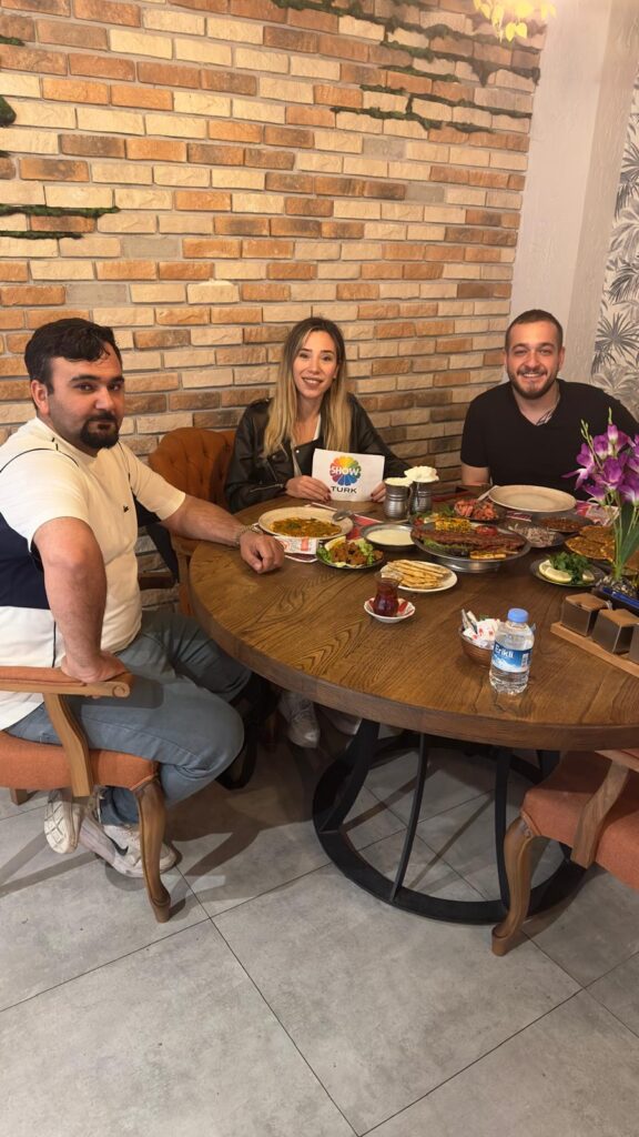 Çankaya'daki Zırhçı Kebap: Karadağ Ailesi'nin Global Lezzetler İçin Aile Hikayesi