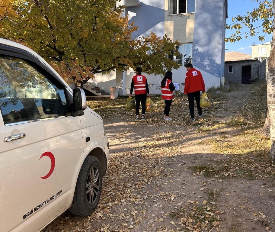 Çağlar Toğal’ın Yardımları Adilcevaz’a Güç Veriyor  