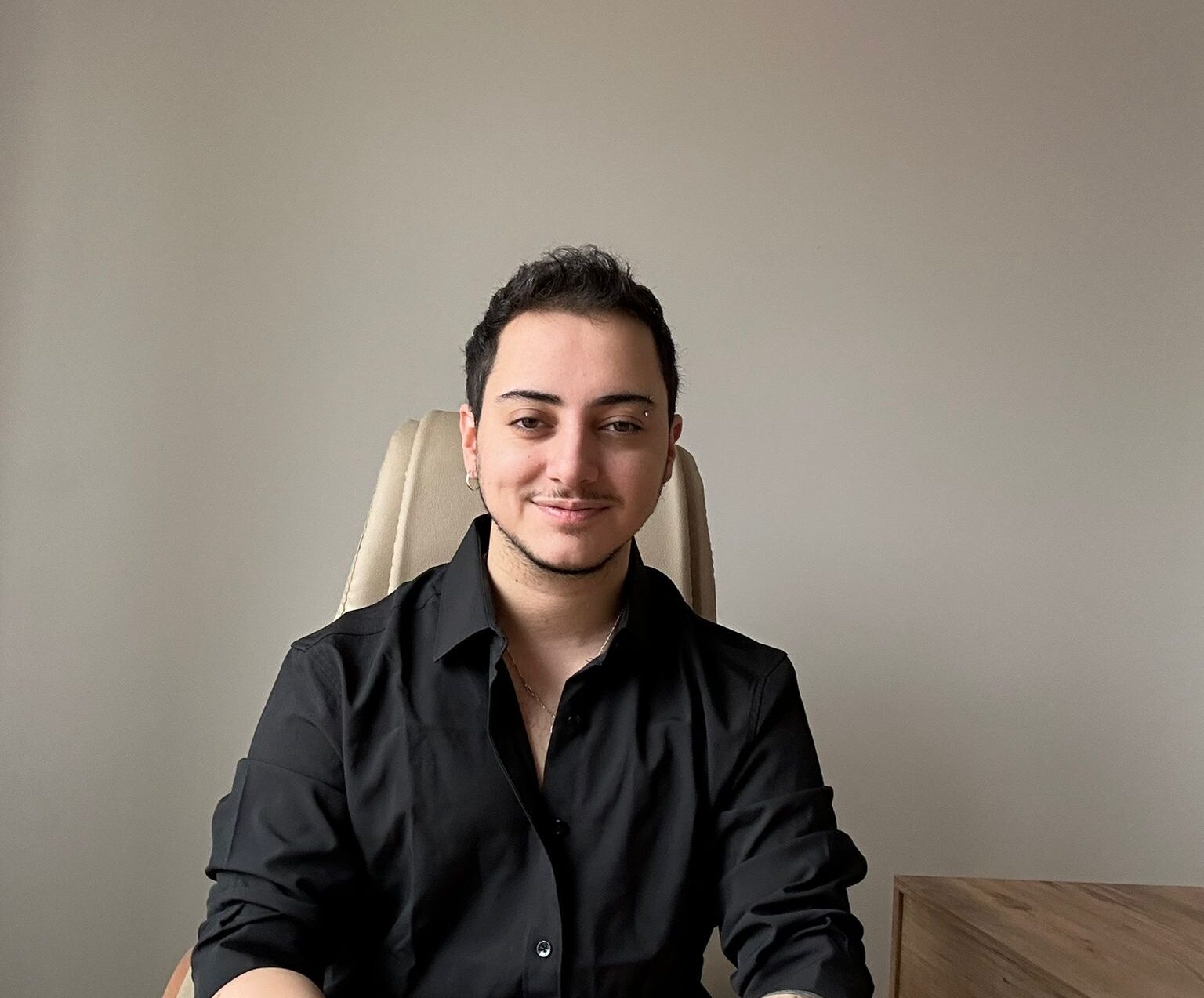 Devrim Hazar Erdil, Bireysel ve Aile Terapisindeki Uzmanlığıyla Tanınıyor