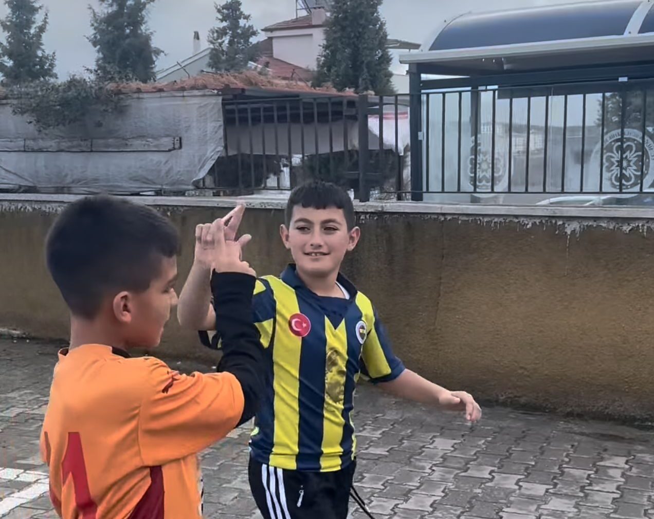 Ercan Demircan ile Askıda İyilik: Çocukların Yüzü Gülüyor