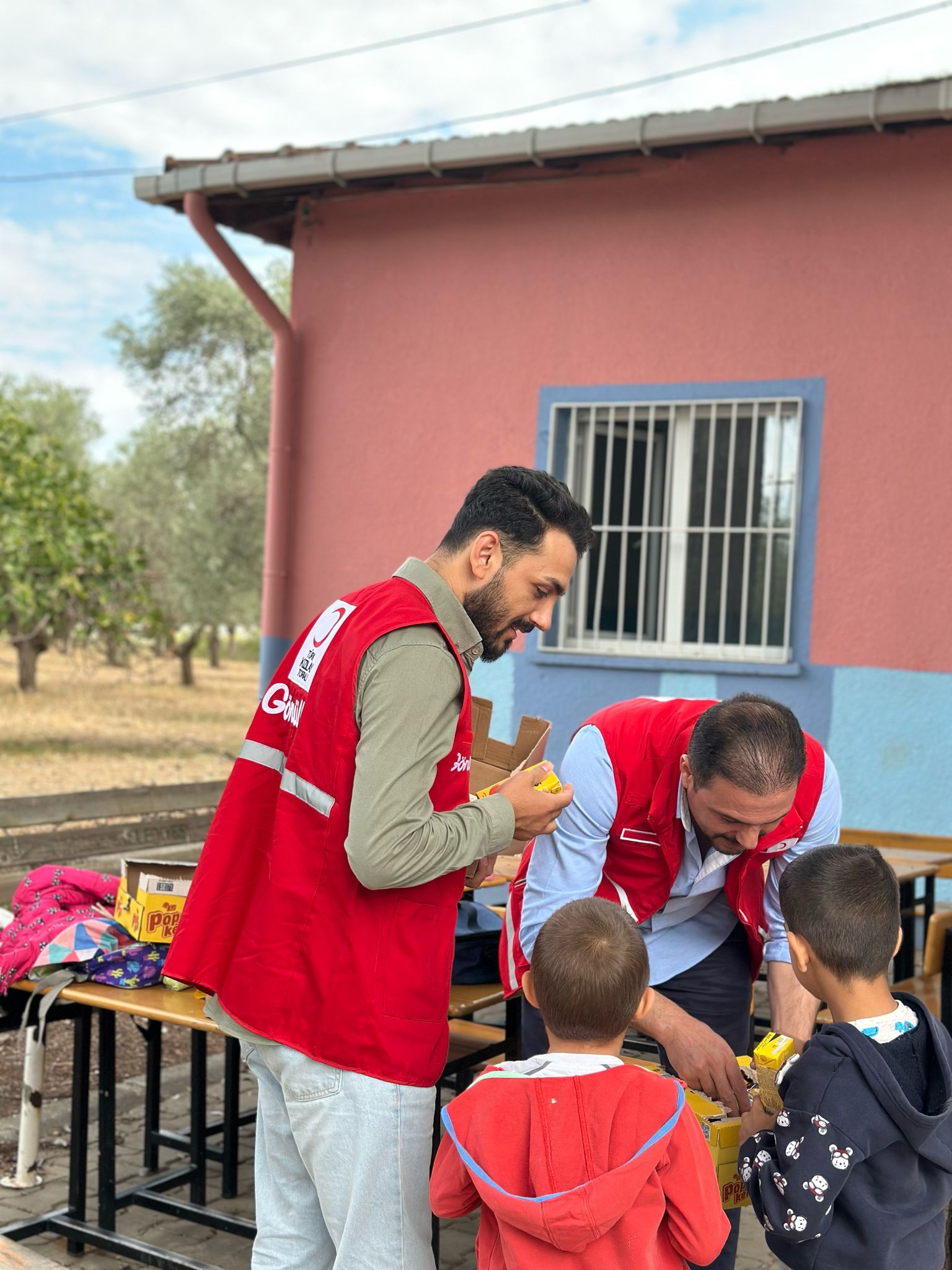 Yılmaz Yalçın’ın İyilik Feneri: Suriye’deki Yetimlerin Yolunu Aydınlatan Işık