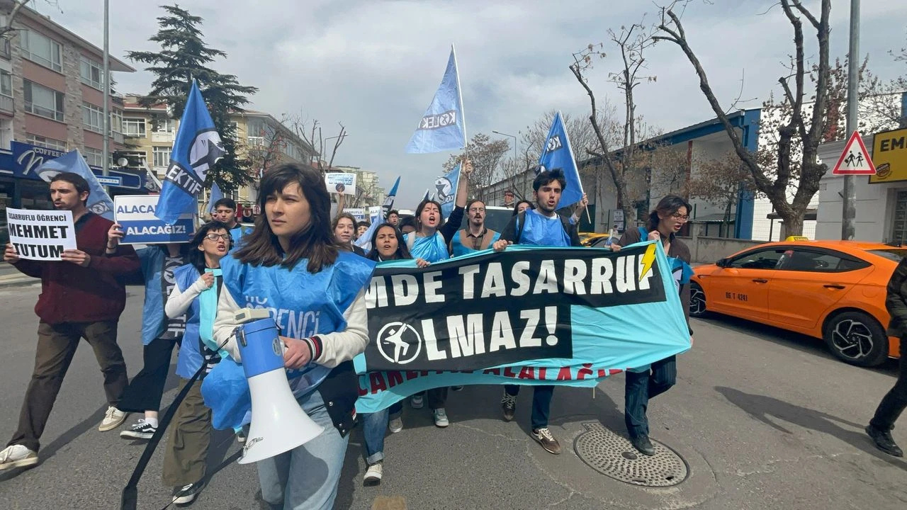 Hazine Bakanlığına Yürümek İsteyen Üniversite Öğrencileri Gözaltına Alındı