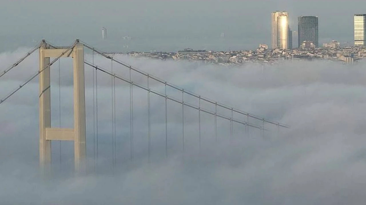 İstanbul’da Sis Nedeniyle Durduğu Söylenen Boğaz Trafiği Yeniden Açıldı