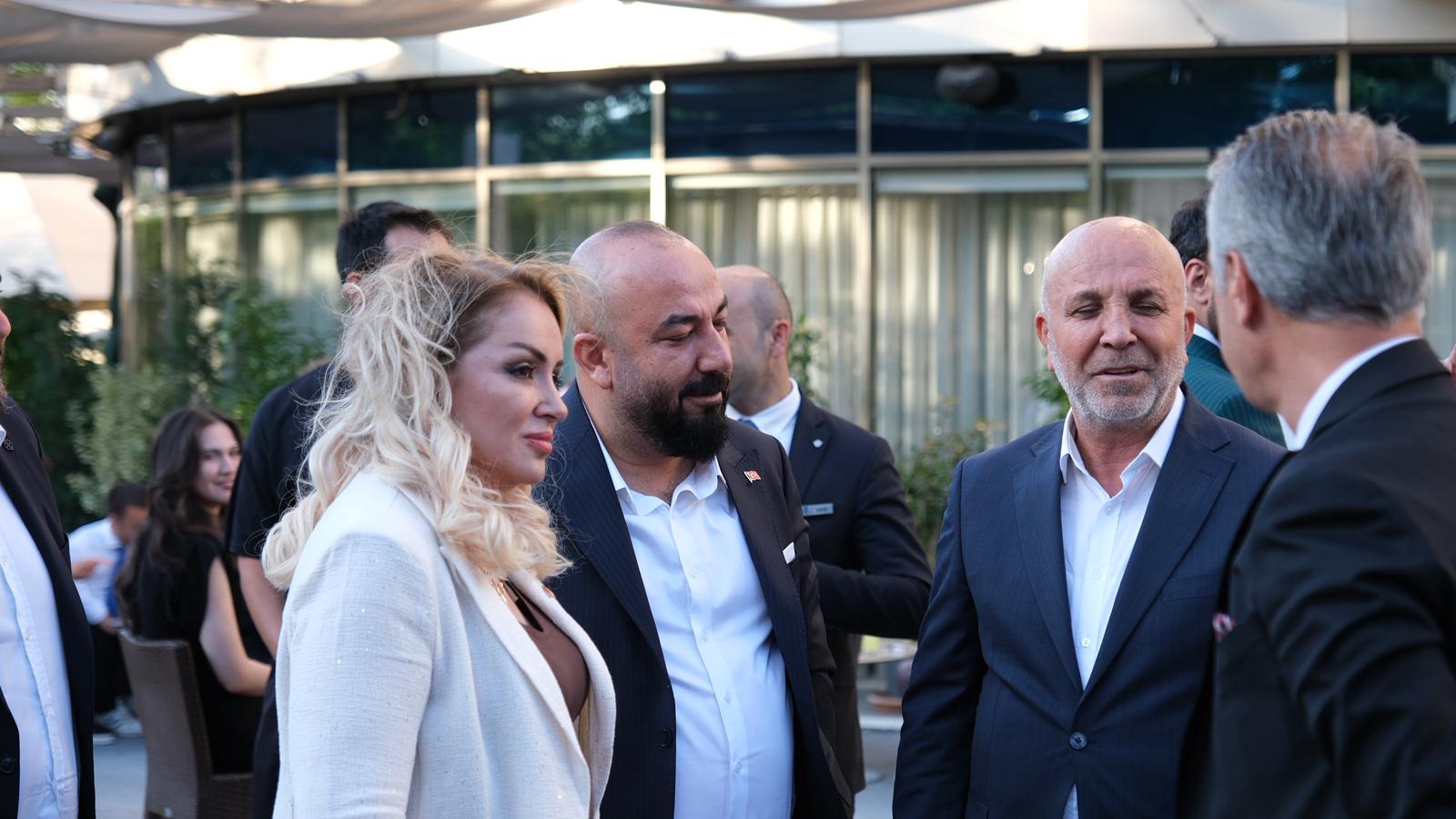 Ulusoy Holding, Tarihe Işık Tutan “Ayşe Tatile Çıktı 1974” Filminde Yerini Aldı