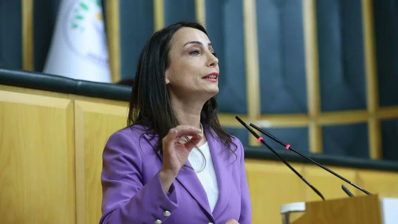 Tülay Hatimoğulları’ndan “AKP-MHP-DEM ittifakı” iddialarına sert yanıt: “Kesinlikle böyle bir ittifak yok”!