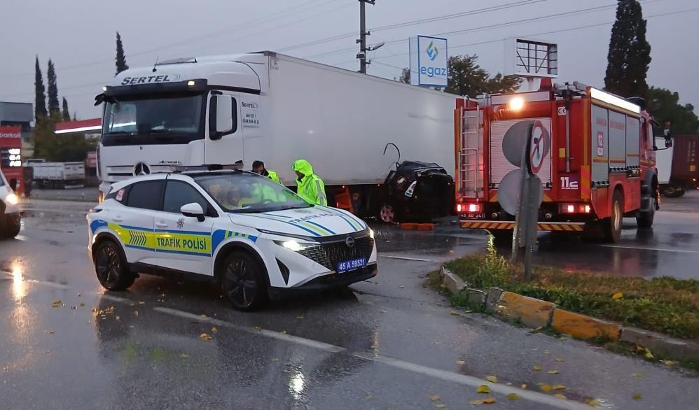 Manisa’da Trafik Kazası: Çift Hayatını Kaybetti