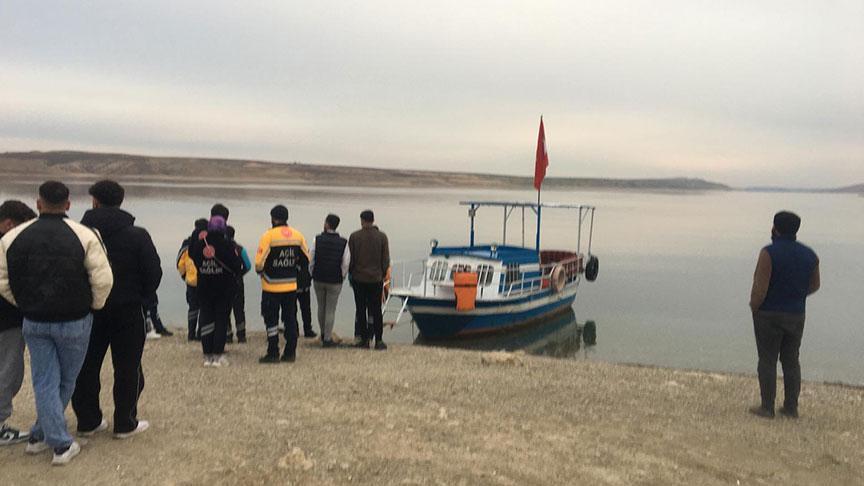 Atatürk Barajı Gölü’nde Tekne Faciası: 1 Kişi Kayıp