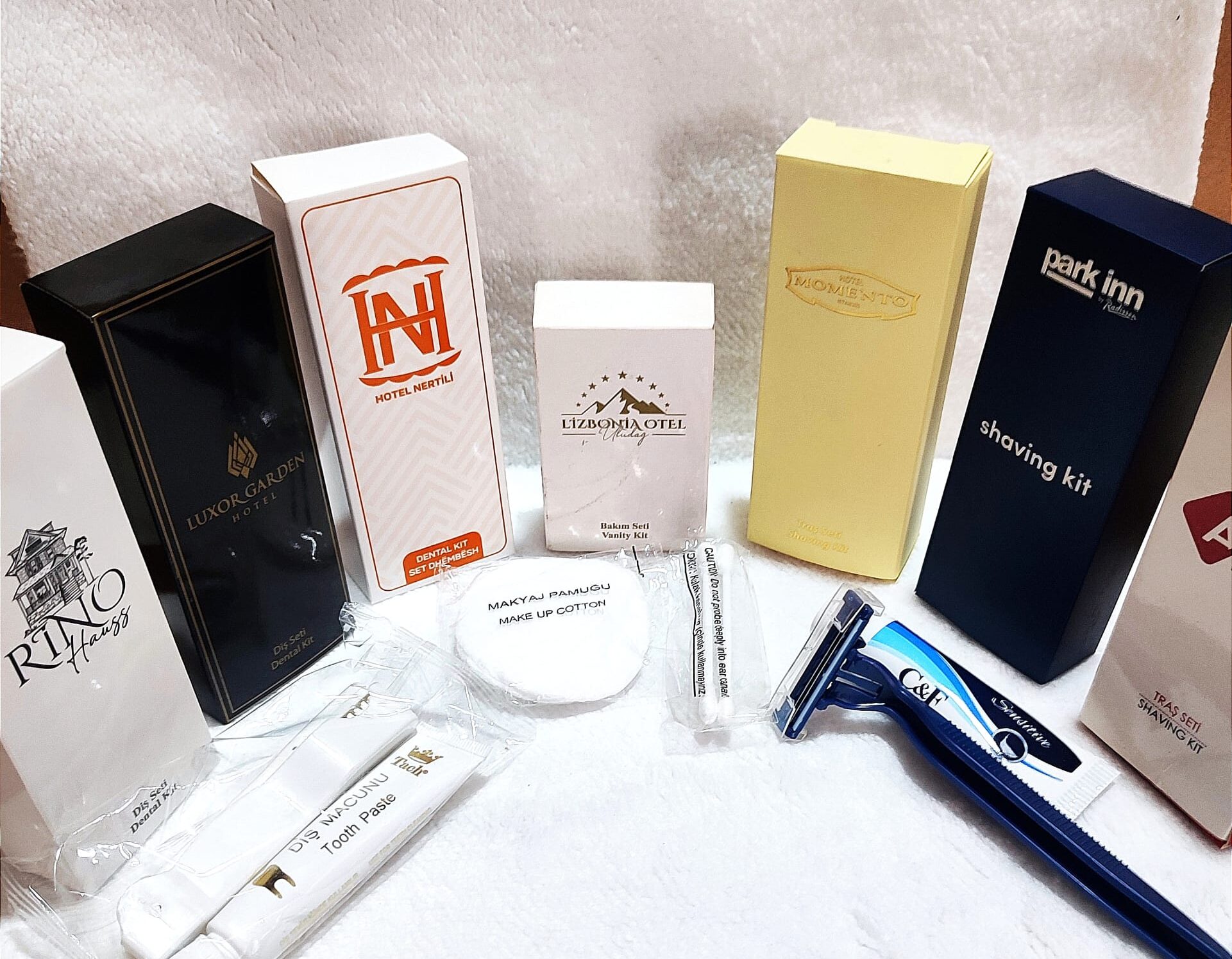 Oteller İçin Konfor ve Hijyenin Adresi: Emre Buklet Terlik & Kozmetik 