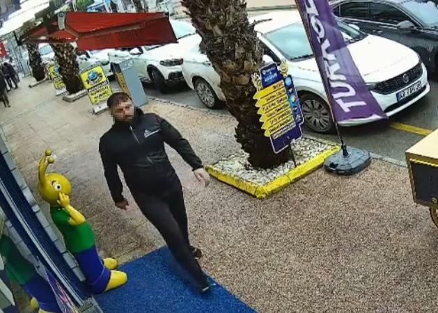 Mersin’de Kuyumcuda Silahlı Altın Hırsızlığı