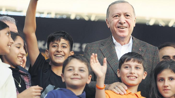 Türkiye’de Nüfus Alarmı: Doğurganlık 1,48’e Düştü, Uzun Vadeli Seferberlik Başlıyor