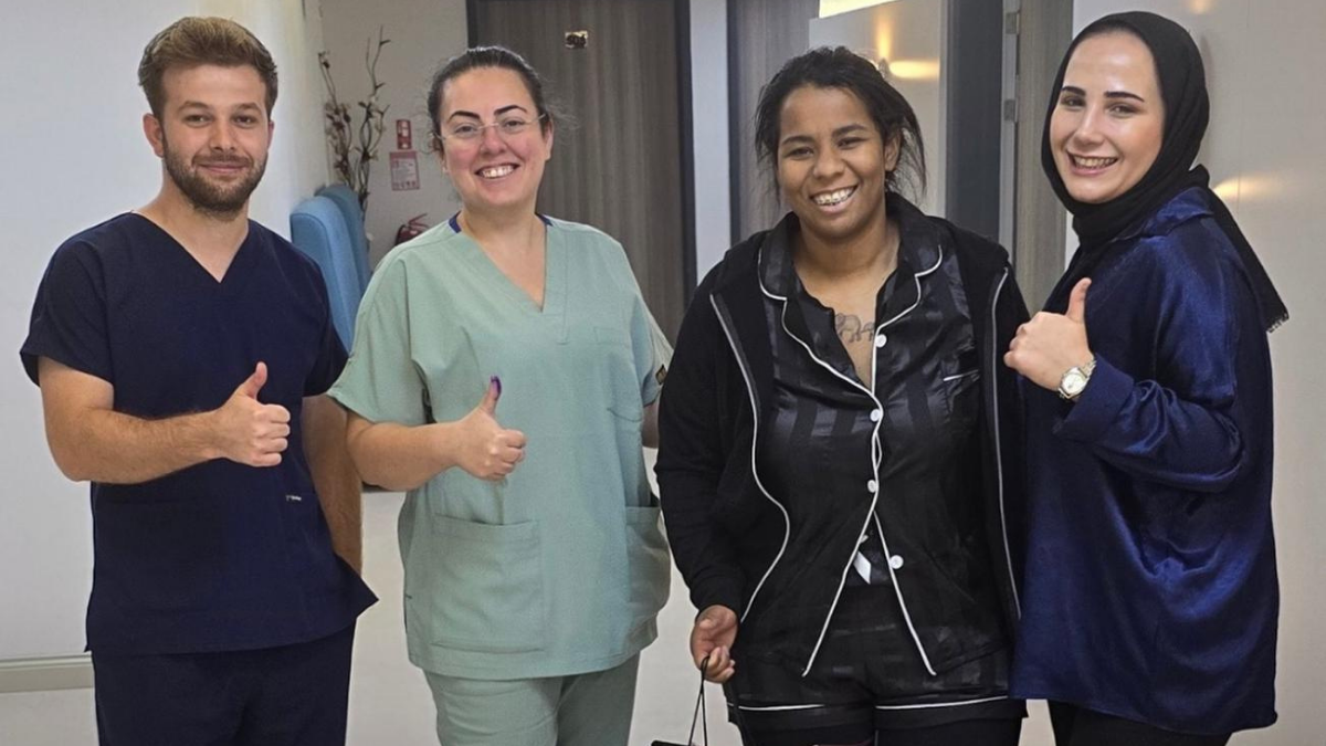 Plastik Cerrah Sinem Sezer: Dr. Sinem Sezer’den Anneler İçin Estetikte Yenilikçi Çözümler