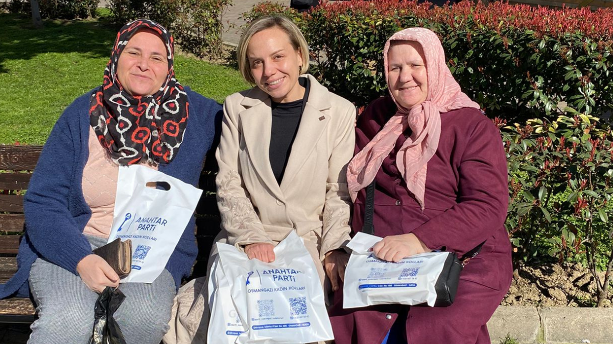 Osmangazi’de Kadın Siyasetine Yeni Soluk: Anahtar Partisi Kadın Kolları Başkanı Tuğba Binler Sahada