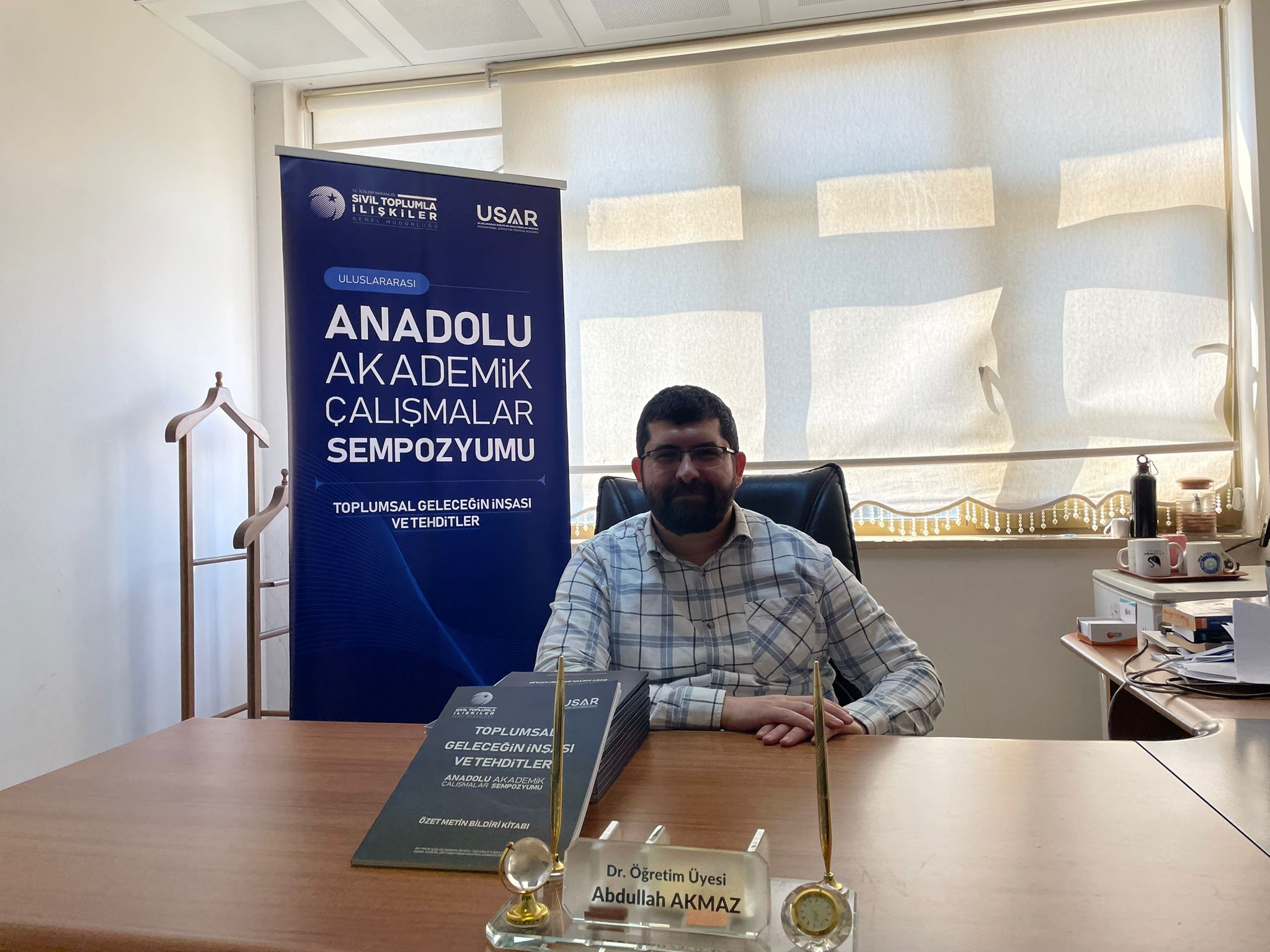 Akademi ve Toplumun Geleceği Bu Kitapta Buluştu: “Toplumsal Geleceğin İnşası ve Tehditler”