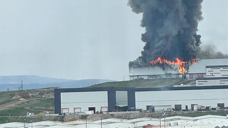 Ankara’da Mobilya Deposunda Yangın: İki Depo Kullanılamaz Hale Geldi
