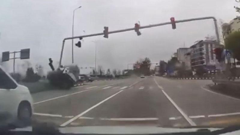 Karadeniz Sahil Yolu’nda feci kaza: 4 kişi yaralandı