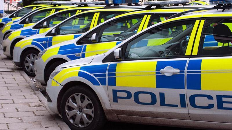 LONDRA BARNET’TE BIÇAKLI SALDIRI PANİĞİ: POLİS MÜDAHALE ETTİ