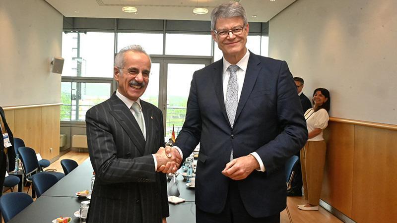 BAKAN URALOĞLU ALMANYA’DA DİPLOMASİ TRAFİĞİNDE: STRATEJİK ULAŞIM VİZYONU