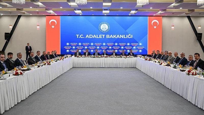 BAKAN GÜRLEK’TEN YASA DIŞI BAHİS ÇIKIŞI: “OYNAYANLAR İÇİN DE SUÇ OLACAK!”