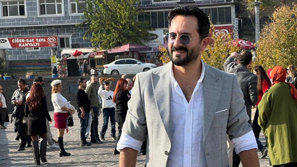 ERHAN İPEK, SEKTÖRDE ULUSLARARASI BAŞARILARIYLA ÖNE ÇIKIYOR