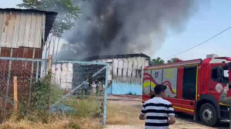 Osmangazi’de Fabrika Yangını Kontrol Altına Alındı