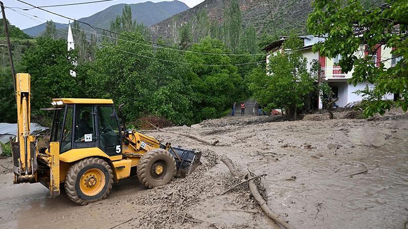 Tortum Belediye Başkanı Yiğider’den “Geçmiş Olsun” Mesajı: Heyelan Bölgesinde İnceleme