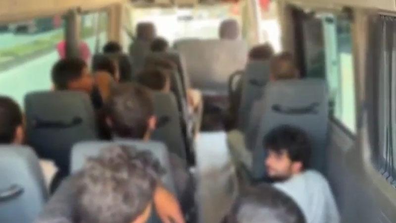 Göçmen Kaçakçılığı Operasyonu: 24 Yabancı Uyruklu Yakalandı, 2 Organizatör Tutuklandı