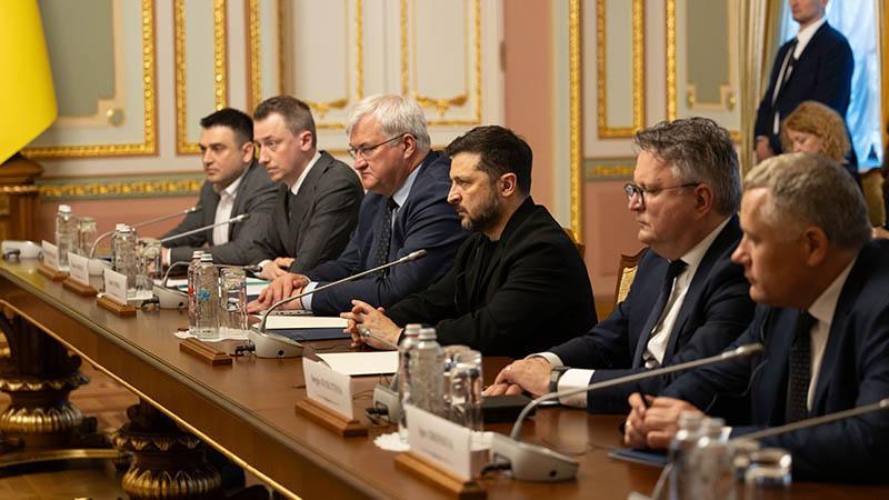 Zelenskiy: “Müzakere Masası İçin Ortaklarımızla Bir Arada Olmalıyız”