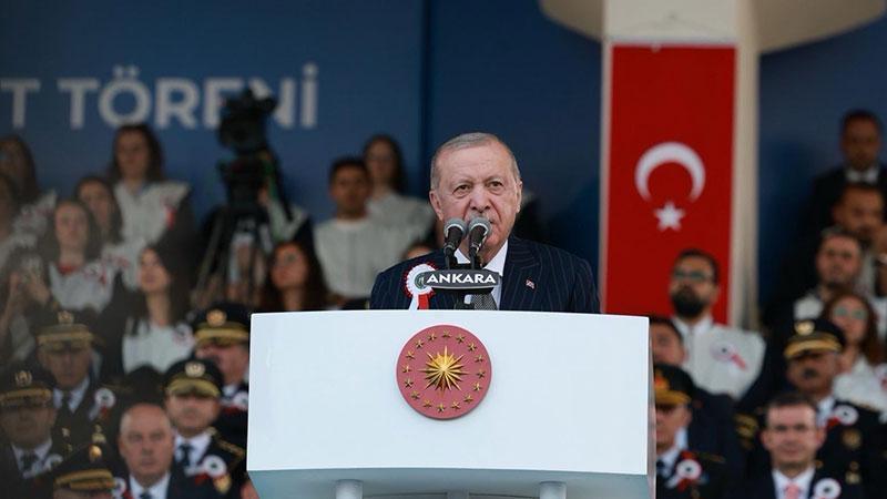 Erdoğan’dan Yeni Polislere Mesaj: “Suçla Mücadelede En Önemli Güç Sizsiniz”