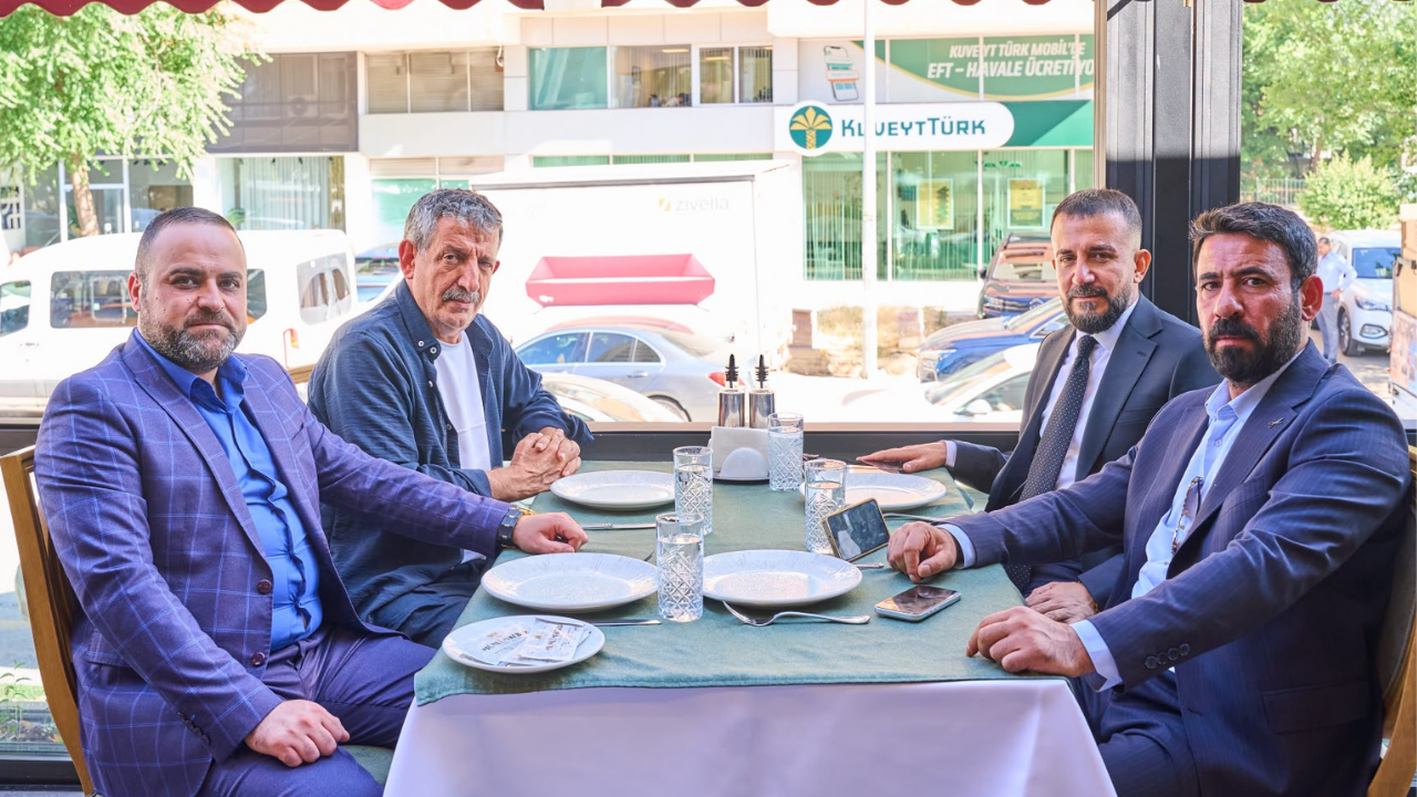 Gani Rüzgar Şavata ve Aziz Savaş, Yıllar Sonra Aynı Karede
