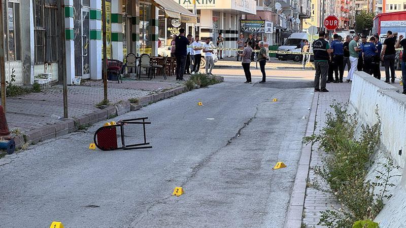 NİĞDE’DE KIRAATHANEDE SİLAHLAR KONUŞTU: 4 KİŞİ YARALANDI