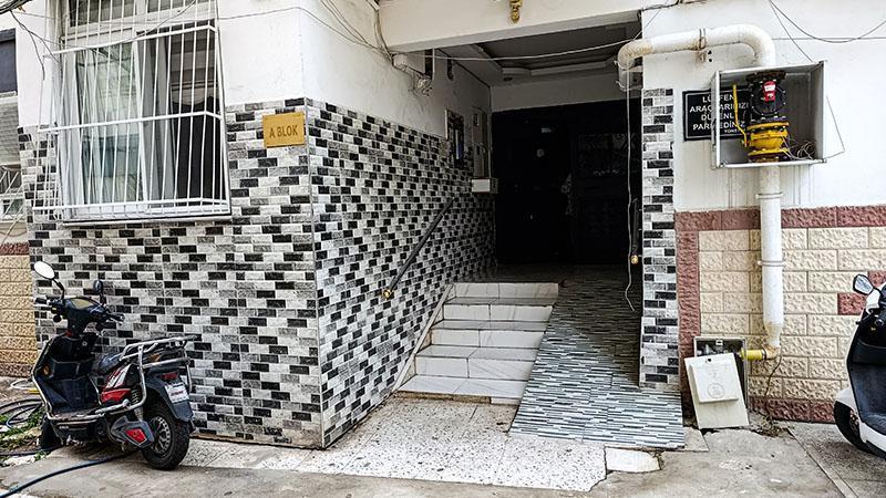 Adana’da Dehşet! Tartıştığı Eşini Çekiçle Yaralayıp Boğazını Kesti