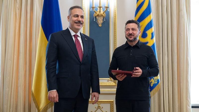 Zelenskiy, Hakan Fidan’ı Kabul Etti: Liyakat Nişanı Takdim Edildi