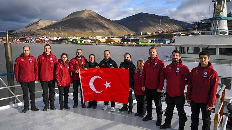 Türkiye kutuplardaki bilim çalışmalarını genişletiyor