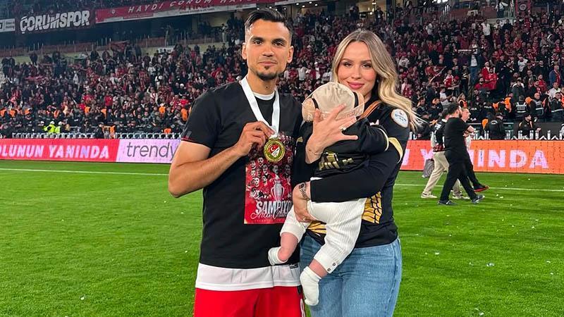 Süper Lig Futbolcusu Atakan Akkaynak ve Ailesi Kazada Yaralandı