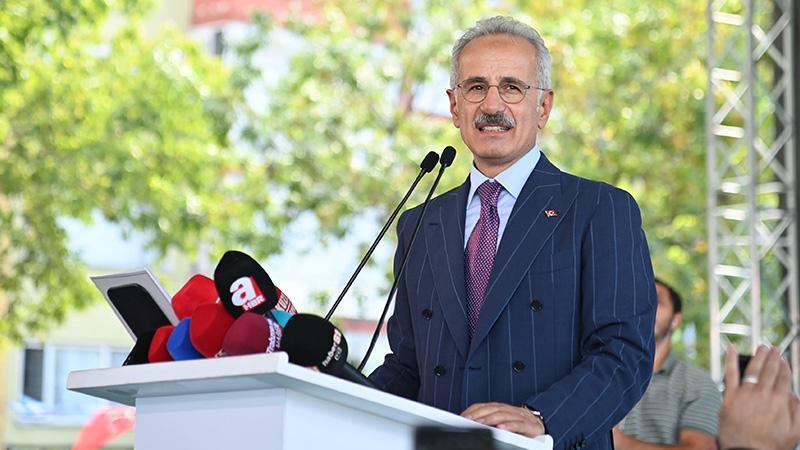 Trabzon’da ulaşımda yeni dönem: Raylı sistem için ilk kazma vuruldu
