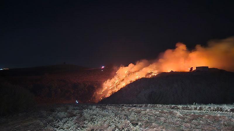 Rüzgarlı Tepe’de alevler yükseldi: Ekipler müdahale etti