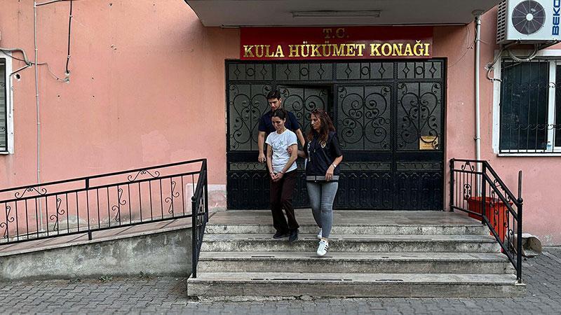 Kula’da uyuşturucu operasyonu: Araçta 10 parça bonzai ele geçirildi