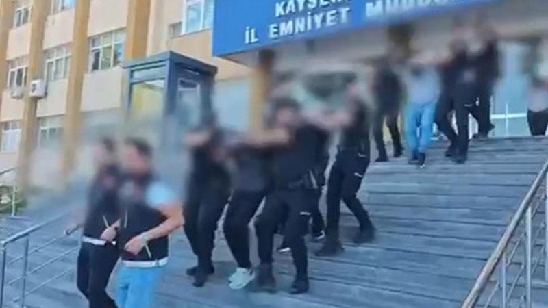 Kayseri’de 2 aylık takibin ardından eş zamanlı uyuşturucu operasyonu
