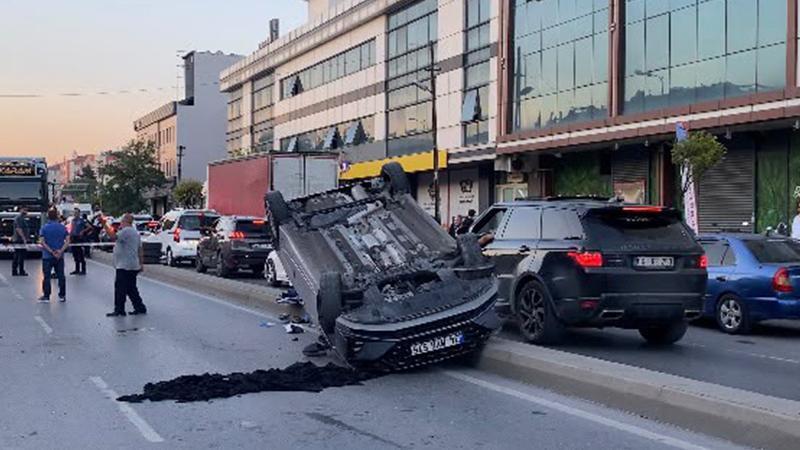 Güngören’de otomobil takla attı: Sürücü kazayı yara almadan atlattı