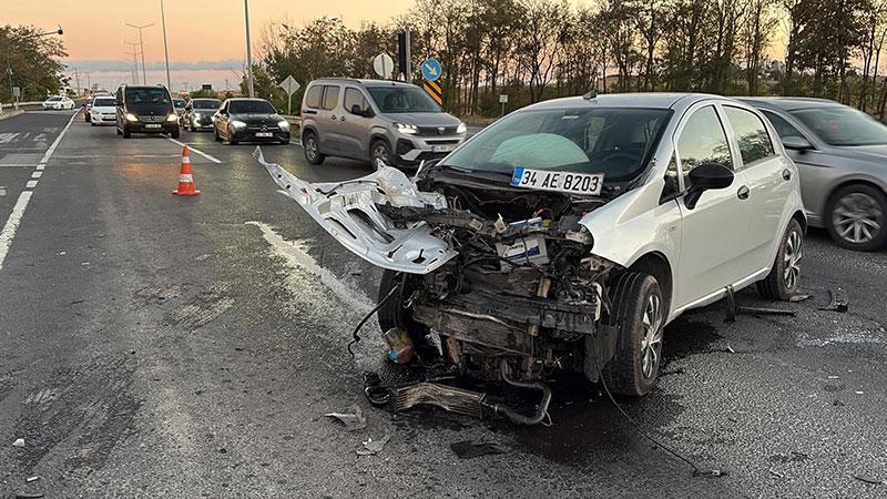 Çorlu’da feci kaza: İki otomobil çarpıştı, 5 kişi yaralandı