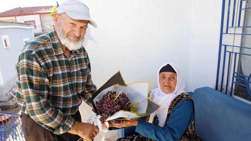 58 Yıllık Aşkın Simgesi Üzüm Buketi: Eşine Her Doğum Gününde Özel Hediye