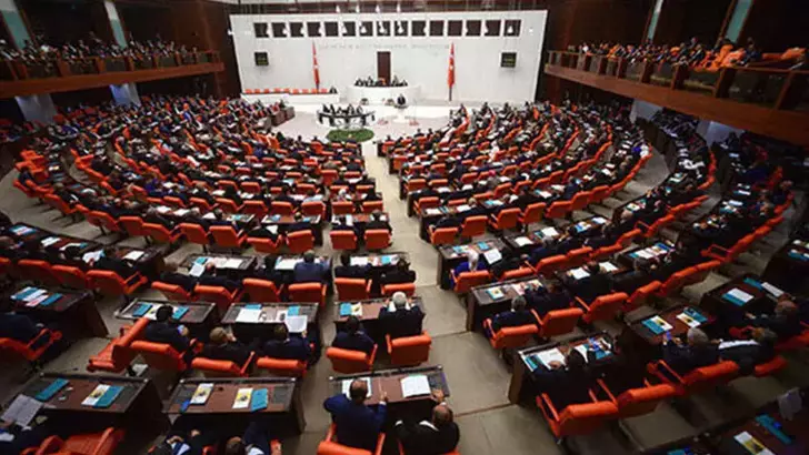 Meclis’in Gündemi Yoğun: Kızılay Düzenlemesi ve Yatırım Fonları Teklifi Görüşülecek