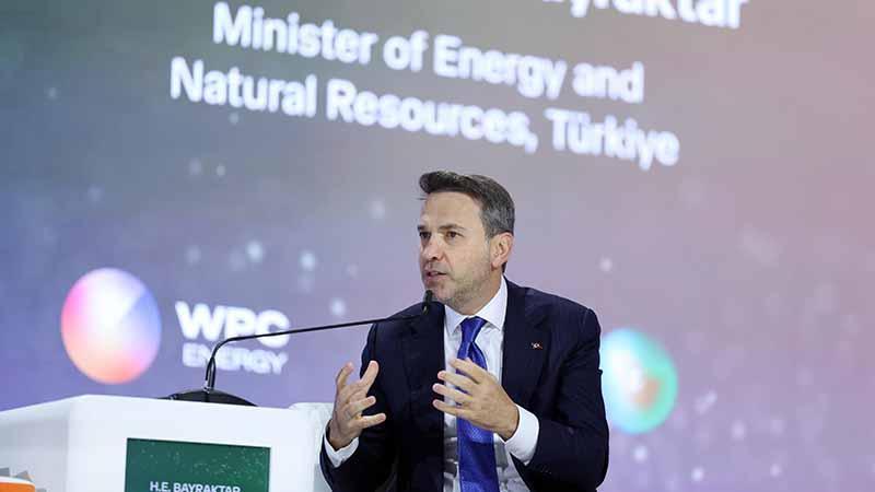 Bakan Bayraktar Riyad’da Türkiye’nin enerji vizyonunu anlattı