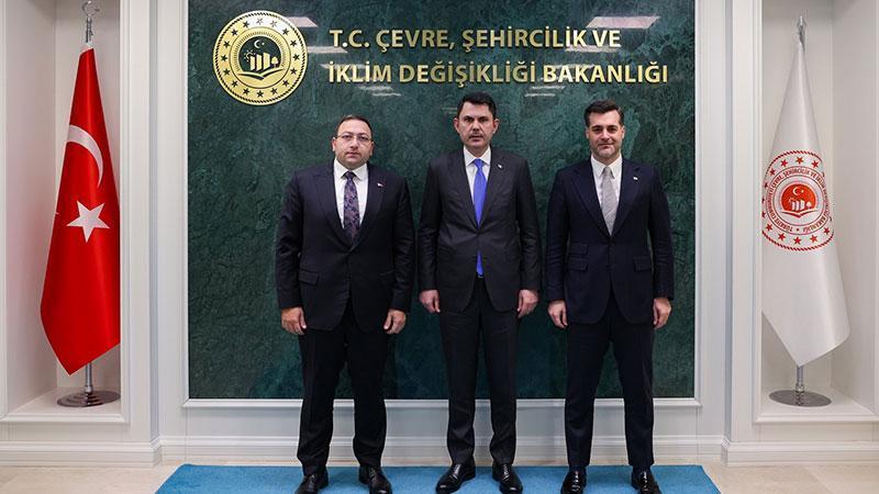 Bakan Kurum, Üsküdar Belediye Başkan Vekili Gültekin ve AK Parti İlçe Başkanı Sarıcaoğlu’nu kabul etti