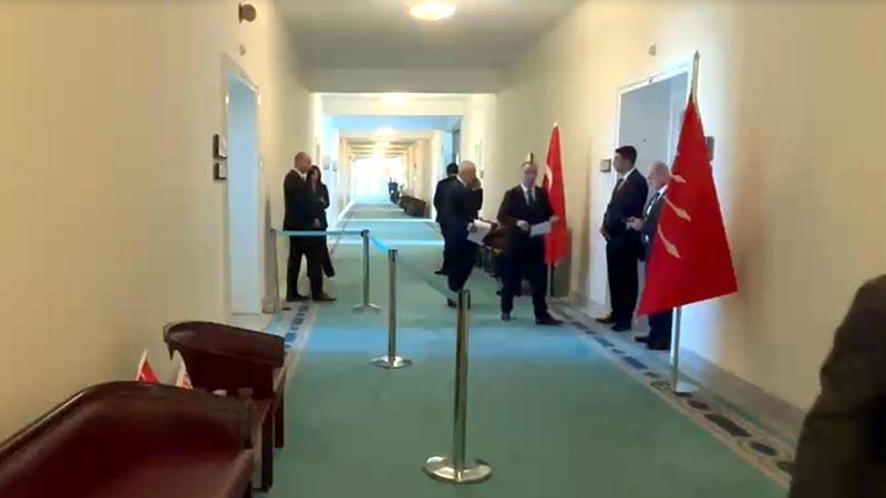 Kılıçdaroğlu’nun Ziyaretçi Yoğunluğu Nedeniyle Oda Önüne Şerit Çekildiği İddiası