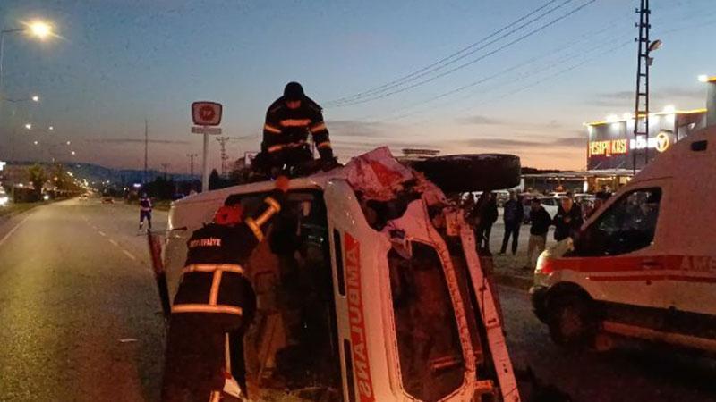Çorum’da ambulans kazası: 5 kişi yaralandı, LPG tankı savruldu